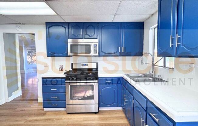 2 beds, 1 bath, $2,650