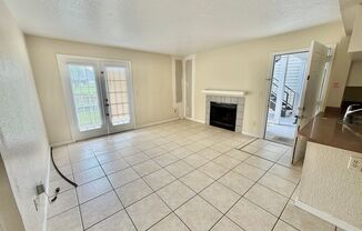 2 beds, 1 bath, $1,495, Unit r2550n3103
