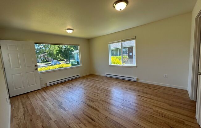 Beautifully Renovated Duplex for Rent –  Longview