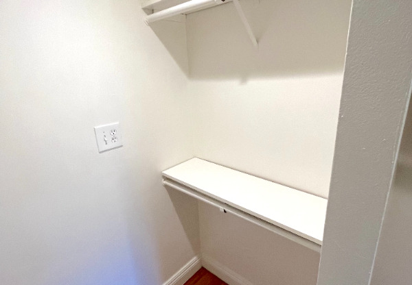 2 beds, 1.5 baths, 950 sqft, $4,195