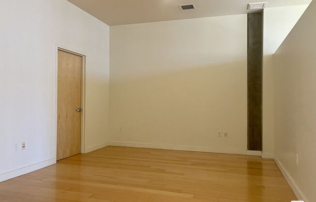 1 bed, 1 bath, 1,010 sqft, $3,400, Unit 1704