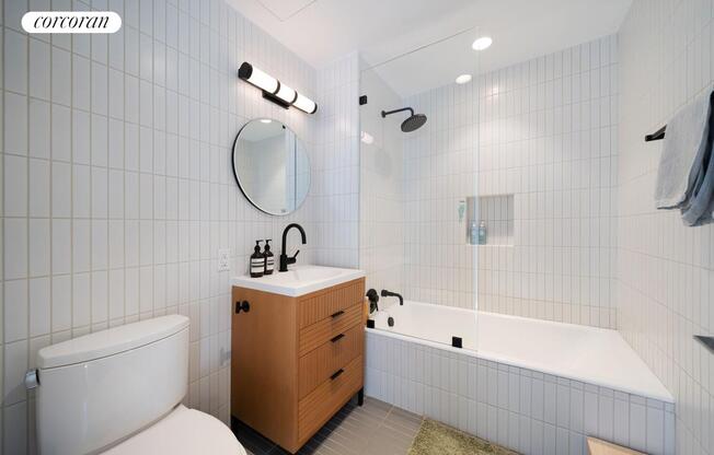 2 beds, 1 bath, 736 sqft, $4,200, Unit 10J