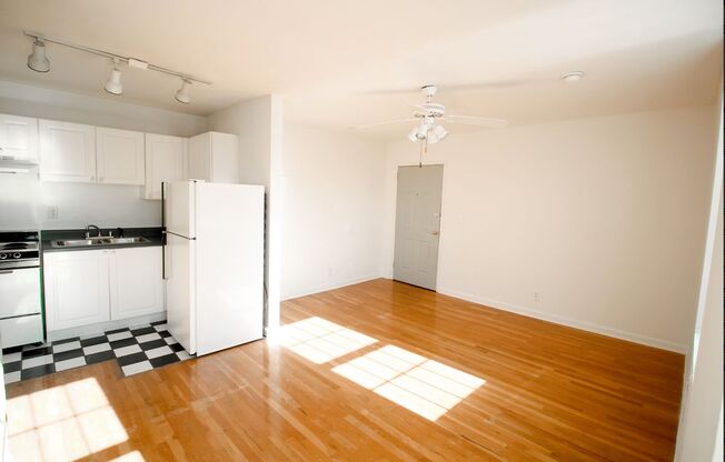 1 bed, 1 bath, 550 sqft, $1,395, Unit 963-310