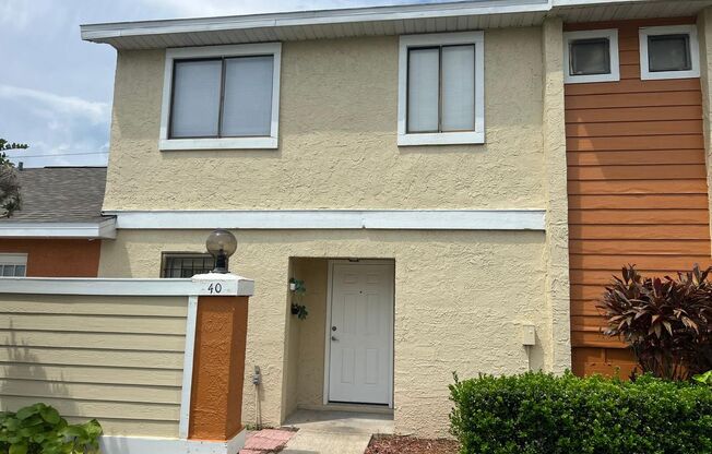 Spacious 2-level townhouse Kissimmee