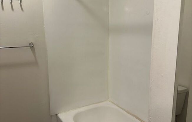 2 beds, 1 bath, 825 sqft, $2,200, Unit 312