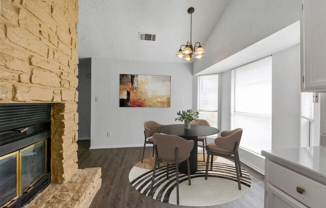 Single-story 4 bedroom - Available now!