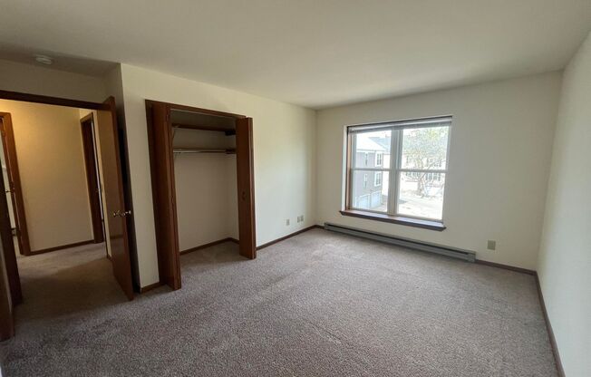 2 beds, 2 baths, 950 sqft, $1,825, Unit 7649CD