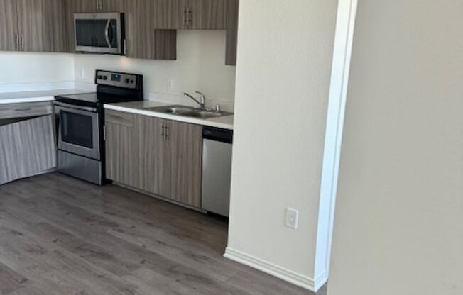 1 bed, 1 bath, 580 sqft, $2,245, Unit 322