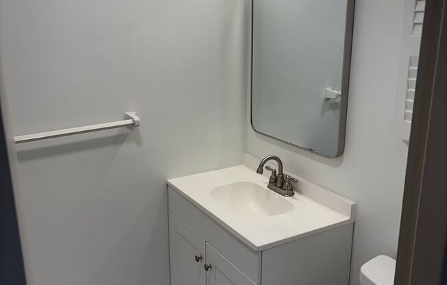 Studio, 1 bath, 580 sqft, $1,375, Unit 102