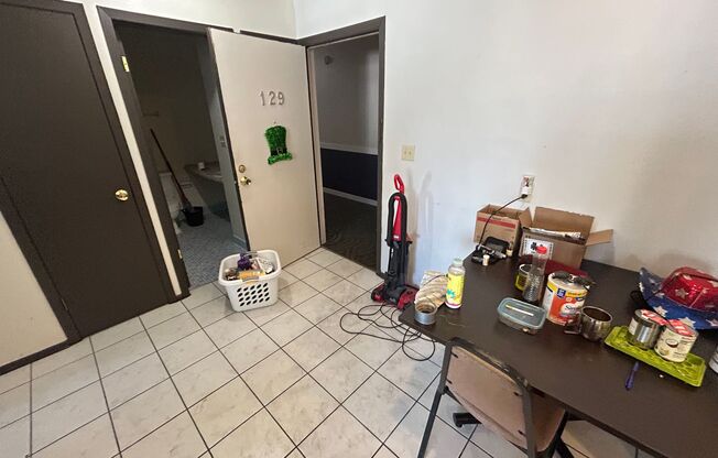 1 bed, 1 bath, $995, Unit 129