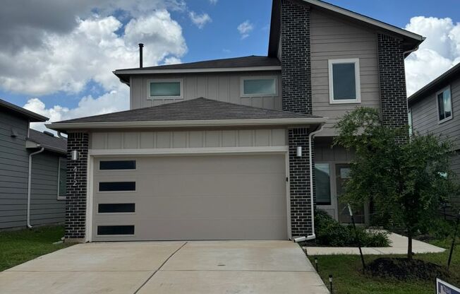 Ready for move-in! Spacious 4-bedroom, 3-bath home in San Marcos features an open floor plan, modern kitchen with quartz countertops.