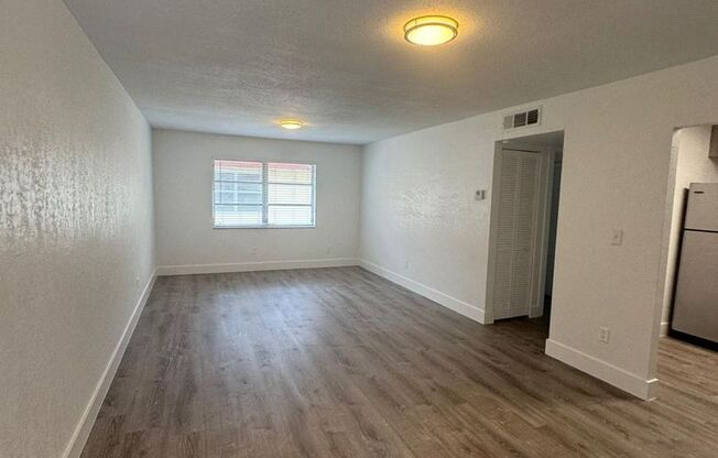 2 beds, 1 bath, $1,895, Unit F204