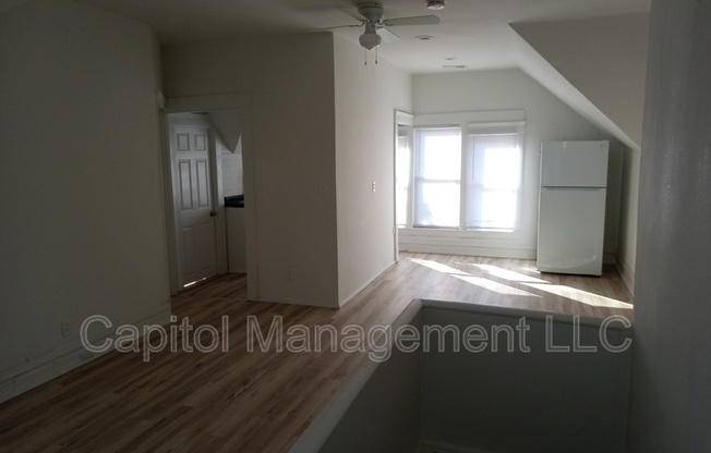 323 W SAGINAW ST
