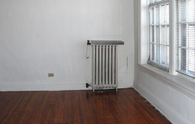 Studio, 1 bath, 220 sqft, $875, Unit 24 - 205