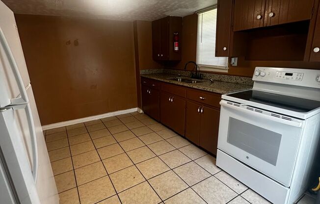 1 bed, 1 bath, $475