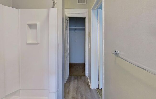 2 beds, 2 baths, 1,000 sqft, $1,599, Unit 44-2