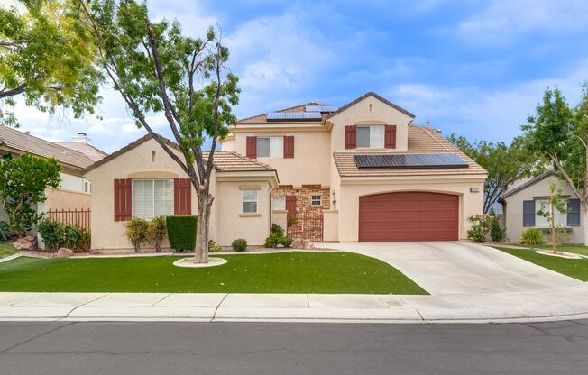 Luxurious, Entertainers Dream 4 Bedroom Home
