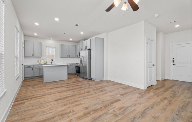 2 beds, 2 baths, 983 sqft, $2,250, Unit 1510