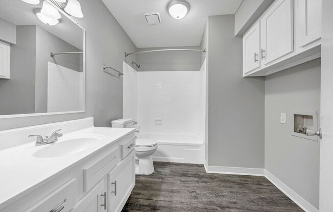 2 beds, 2 baths, 946 sqft, $1,190, Unit 807G