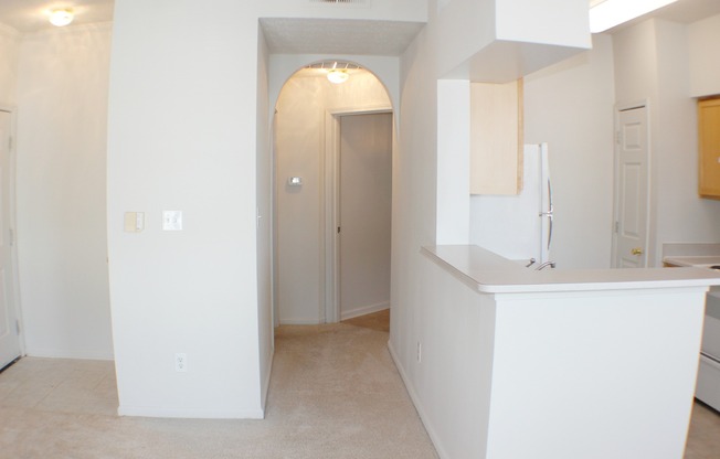 2 beds, 1 bath, 906 sqft, $1,429, Unit 9-9202