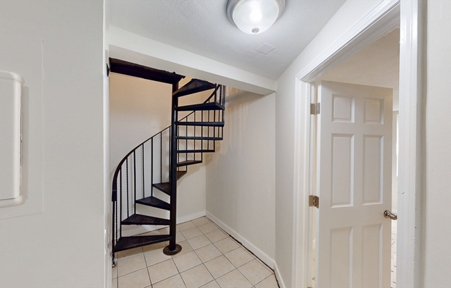 4 beds, 1 bath, 1,200 sqft, $4,400, Unit 1