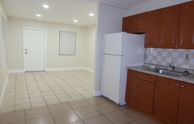 2 beds, 1 bath, $2,395