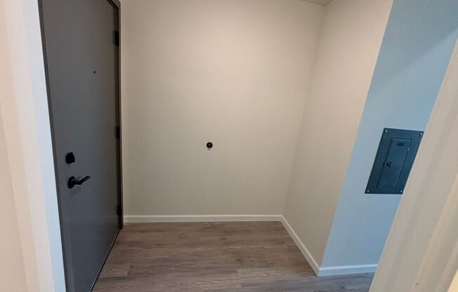 Studio, 1 bath, 398 sqft, $1,250, Unit 207