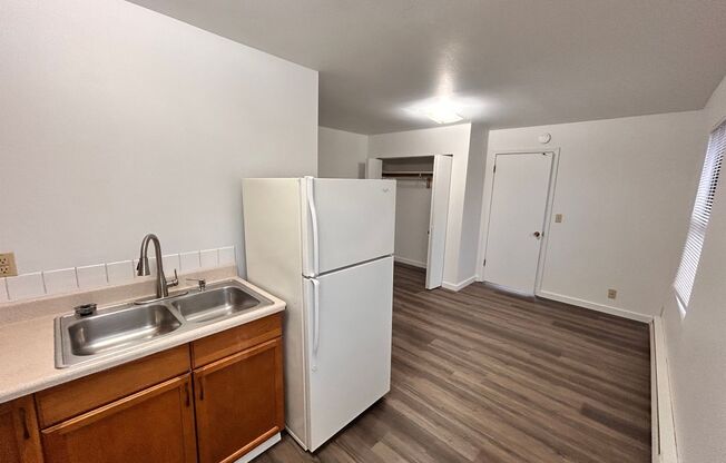 1 bed, 1 bath, 600 sqft, $895, Unit Unit 8