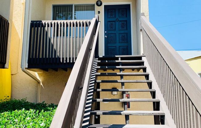 Walk to the beach! Spacious 2BD/1.5BA Townhouse in Pacific Beach!