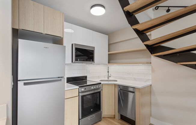 1 bed, 1.5 baths, 678 sqft, $2,450, Unit 10G
