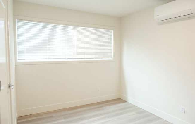 2 beds, 1 bath, 870 sqft, $2,100, Unit 57-7