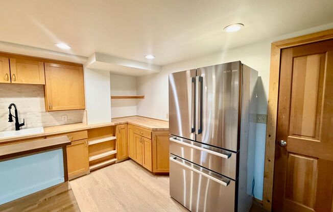 Brand New 1 bed, 1 bath with Den In Lynnwood $2495/mo.