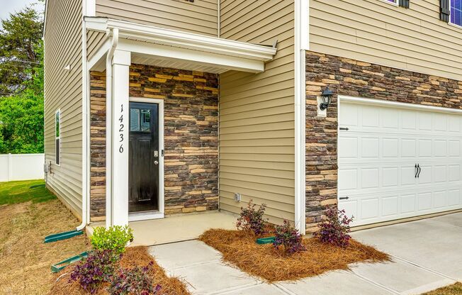 Beautiful 4 bedroom, 2.5 bath home in Hamilton Woods of South Charlotte!