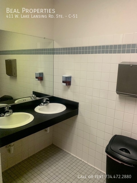 411 W LK LANSING RD