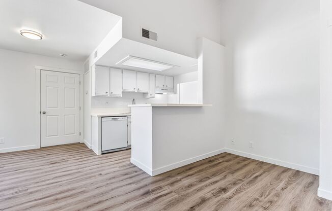 1 bed, 1 bath, 570 sqft, $1,425, Unit 1006-203