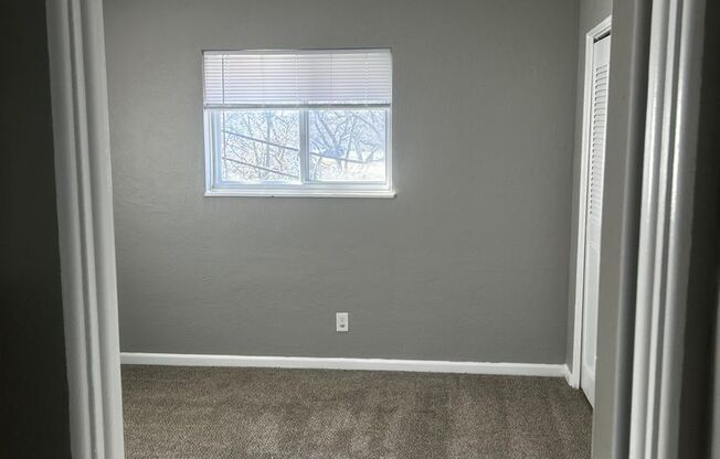 2 beds, 1 bath, 750 sqft, $1,170, Unit B12 1037 13
