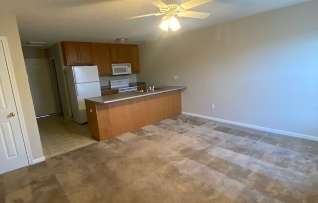 1 bed, 1 bath, 650 sqft, $815, Unit 134F