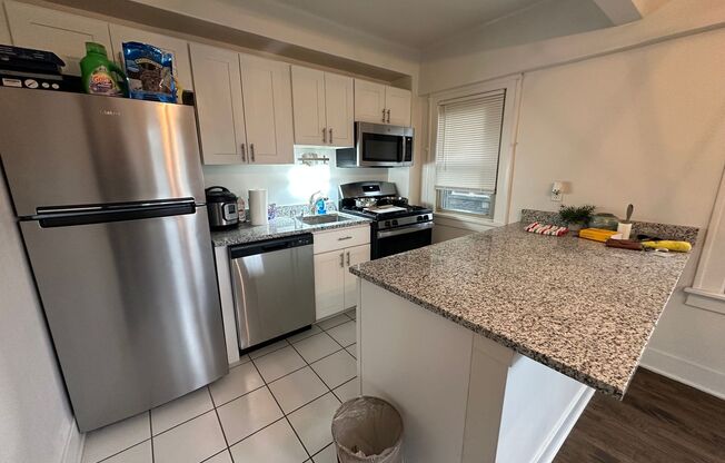 1 bed, 1 bath, $1,325, Unit 40