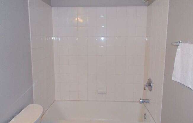 2 beds, 2 baths, $1,650, Unit # 1711