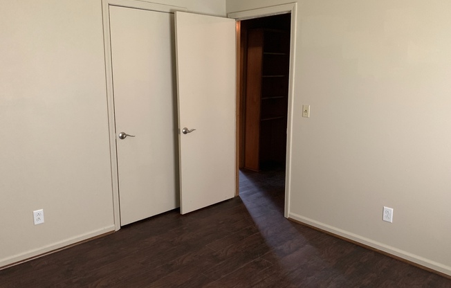 2 beds, 1 bath, $775