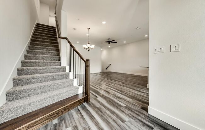 New Townhome in Frisco!
