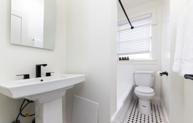 Studio, 1 bath, 540 sqft, $1,875, Unit 208