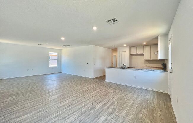 Charming Single-Story Home in Mission del Lago