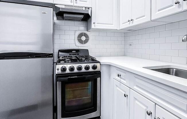 1 bed, 1 bath, $4,250, Unit 15P