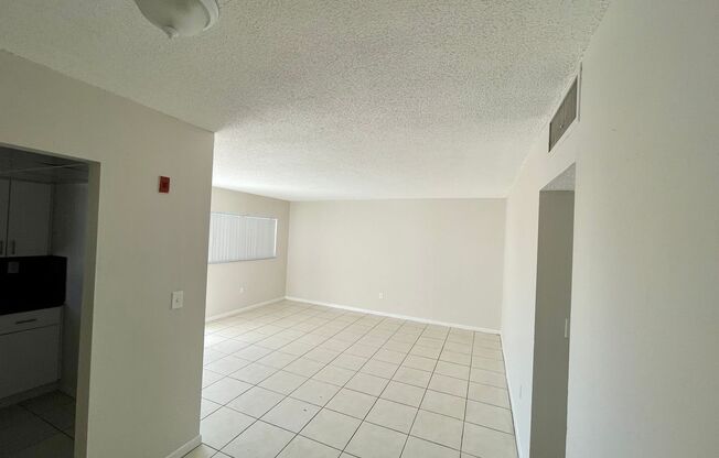 Charming 2-Bedroom Apartment Home with Modern Amenities in Miami Gardens