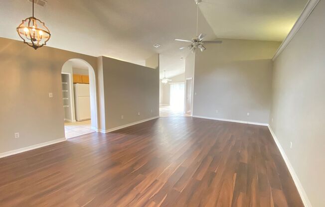 Just reduced!!! Spacious Home Near UCF!!! Available Now!!