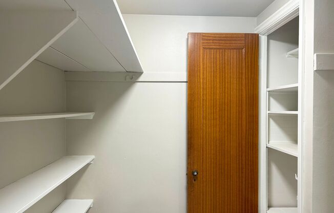 1 bed, 1 bath, 695 sqft, $1,525, Unit Windsor - 17