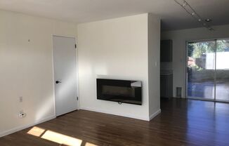 2 beds, 1 bath, $2,600