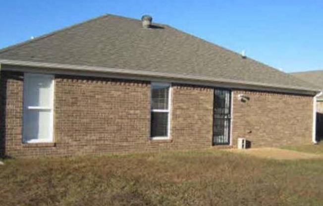 3 beds, 2 baths, $1,795