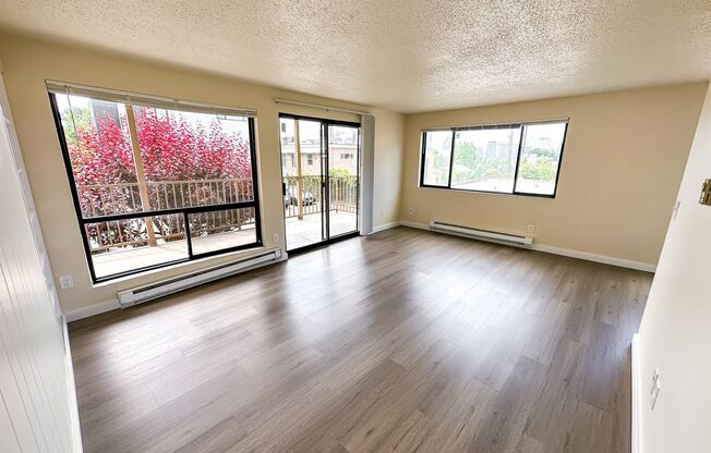 2 beds, 1 bath, 759 sqft, $2,395, Unit 11